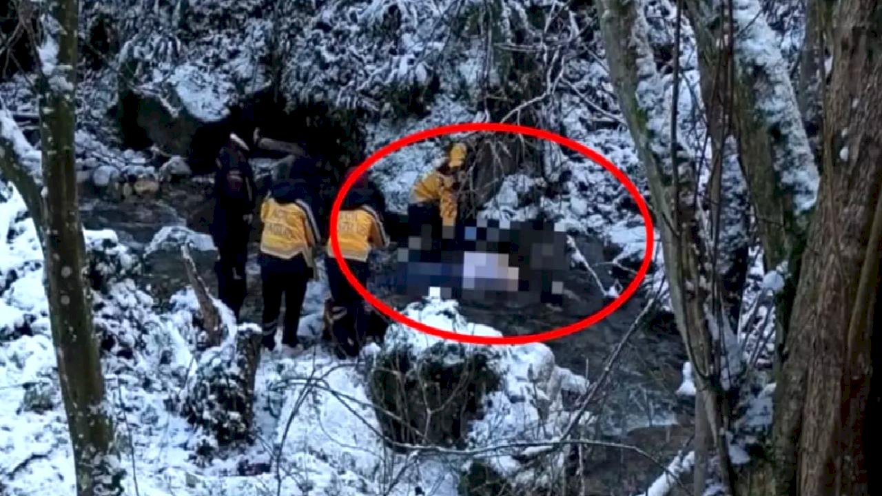 Deredeki otomobile 20 metre mesafede cesedi bulundu