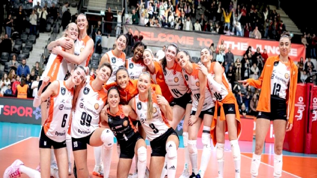 Eczacıbaşı, Bahçelievler Belediyespor'a set vermedi
