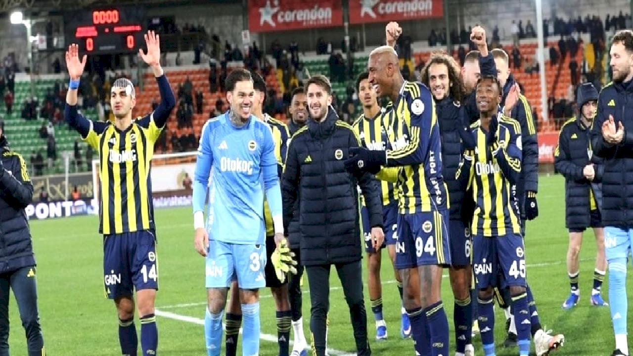 Fenerbahçe hava şartlarından dolayı Alanya'da kaldı