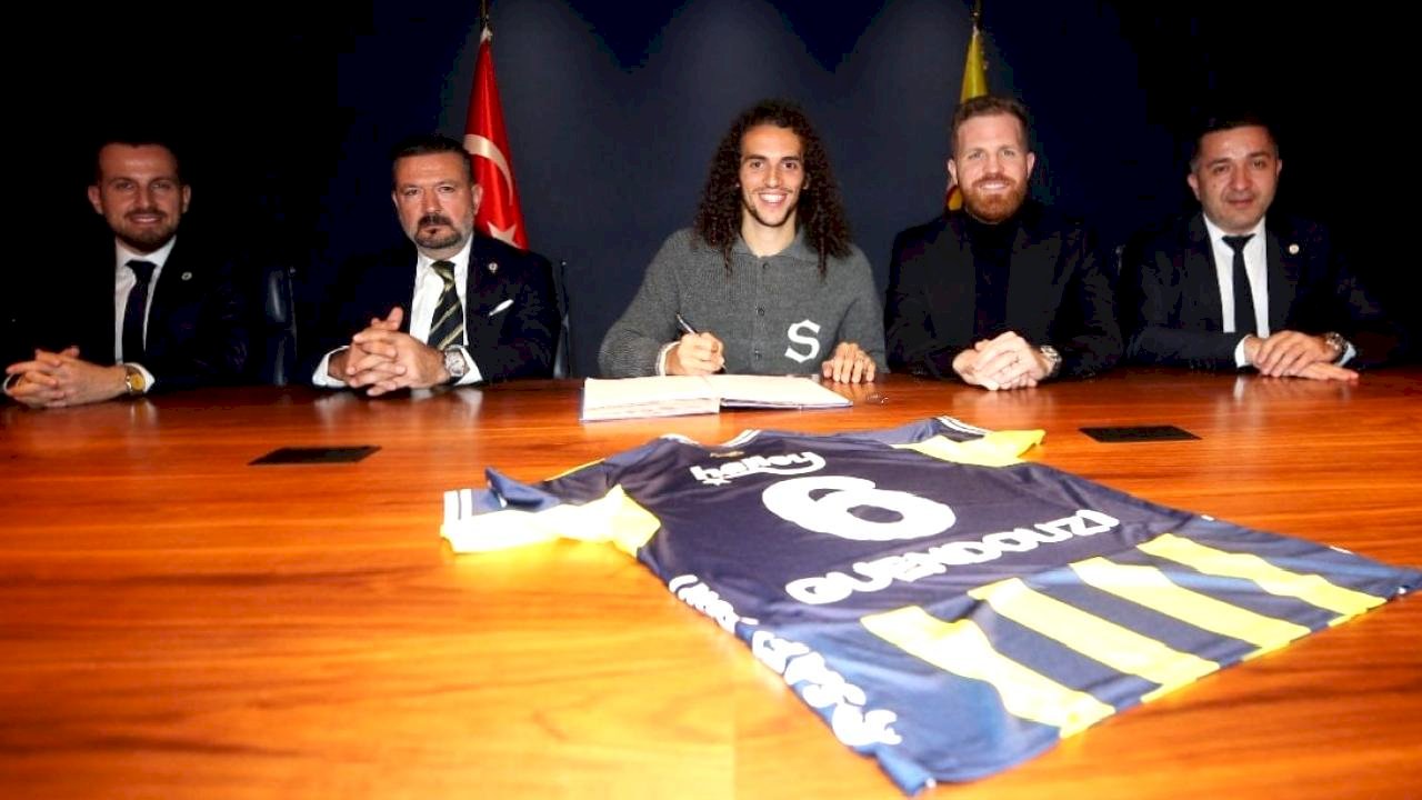 Fenerbahçe’den orta sahaya yıldız takviye: Mattéo Guendouzi sarı-lacivertli formayı giydi