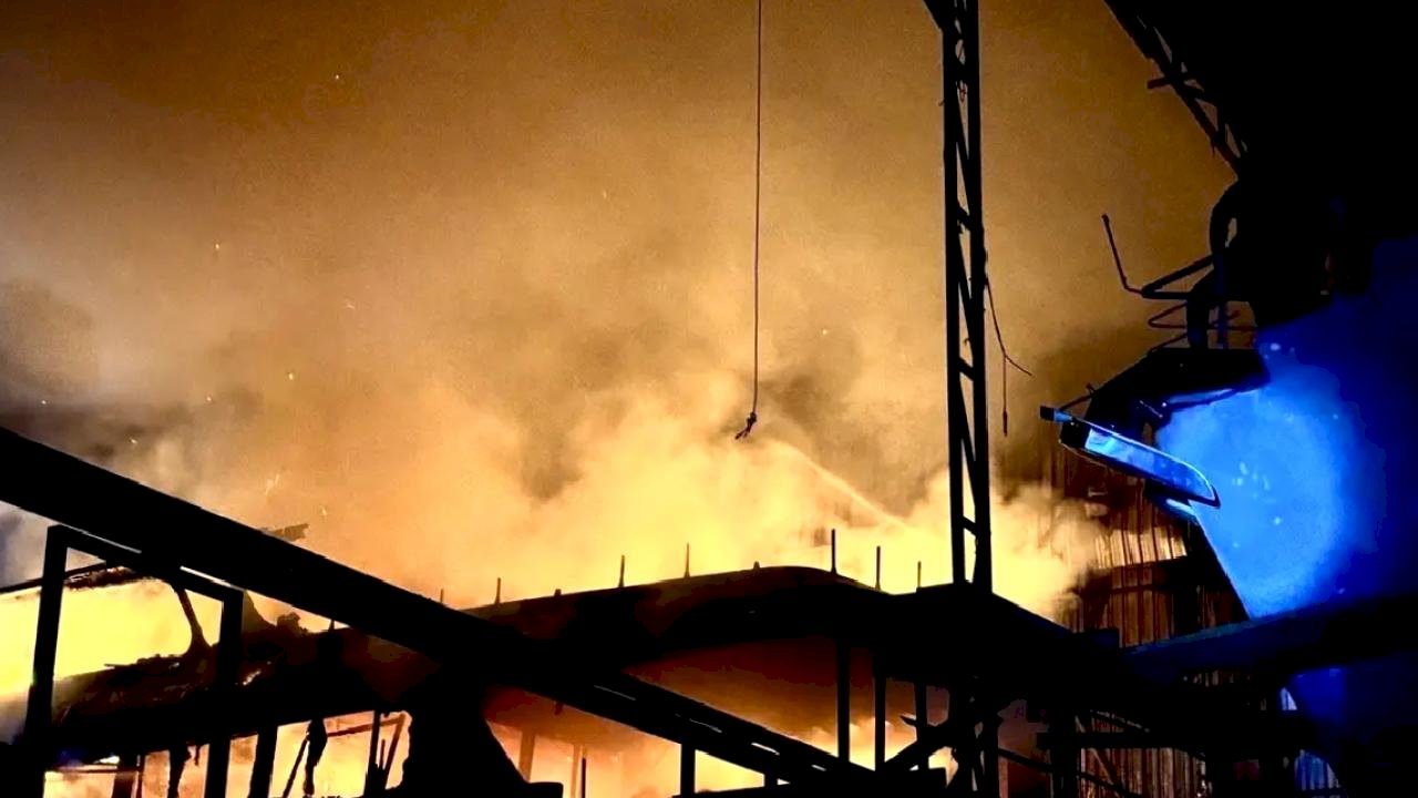 Fethiye'de Tersanede Yangın Kontrol Altında