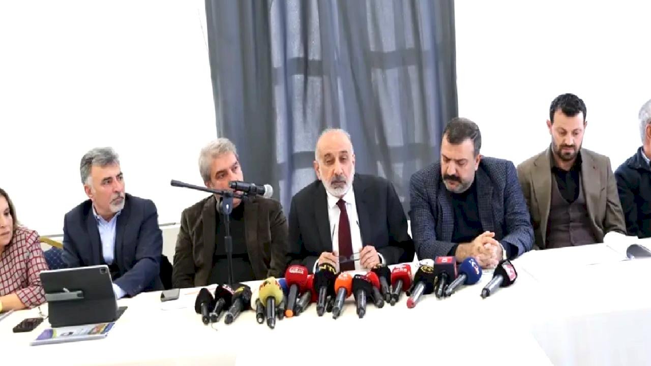 Gazetecilere Kutlama ve Ekonomi Vurguları