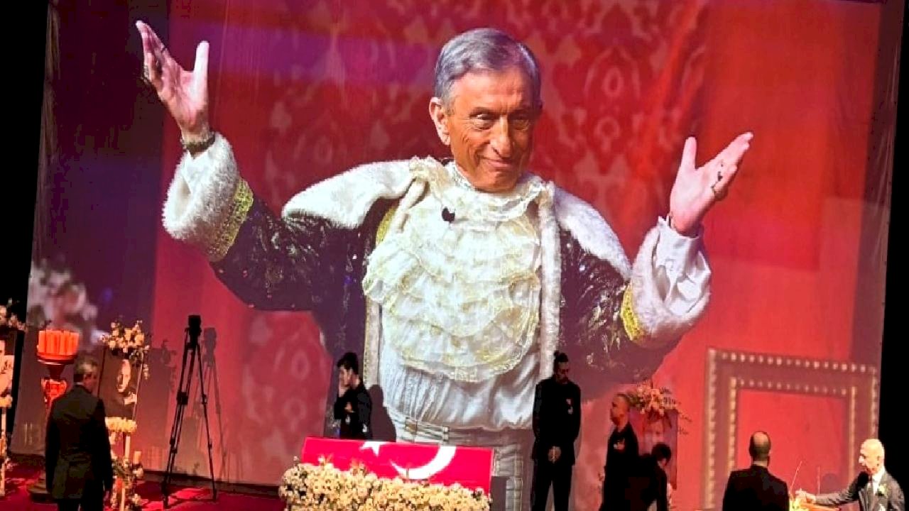 Haldun Dormen'e veda: Dakikalarca ayakta alkışlandı