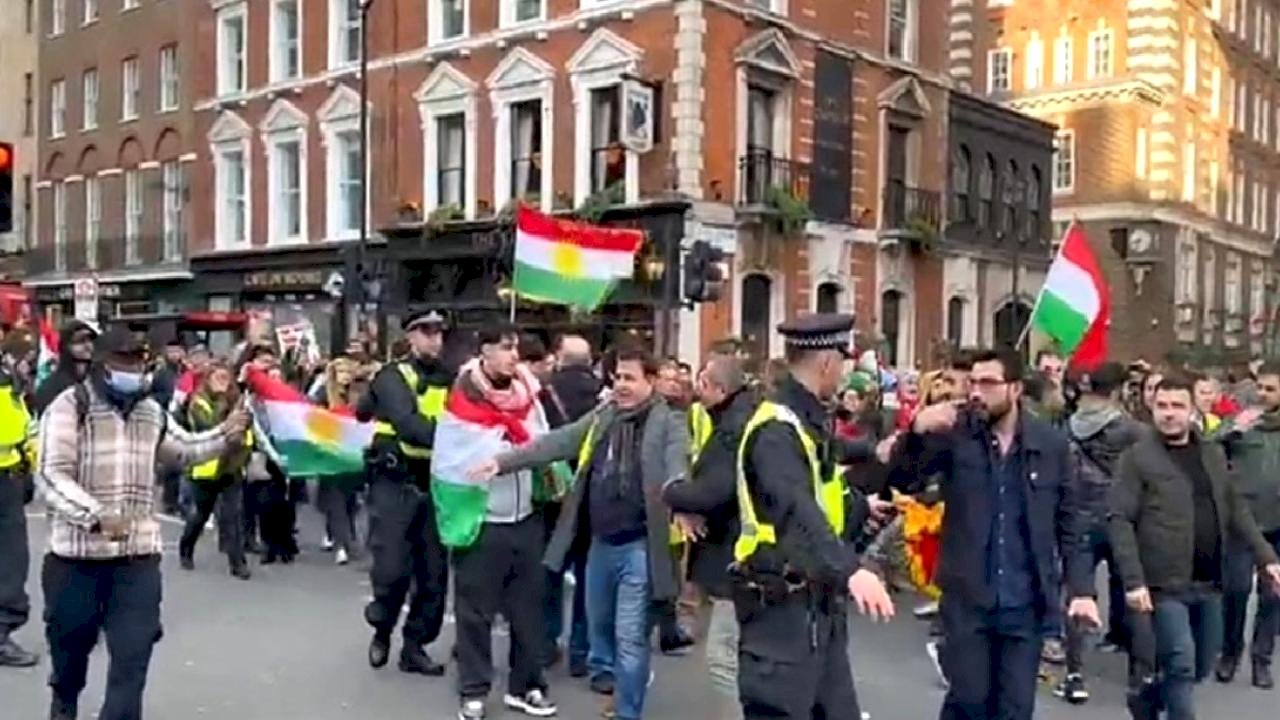 İngiltere'de terör örgütü PKK/YPG destekçileri kadınlara saldırdı