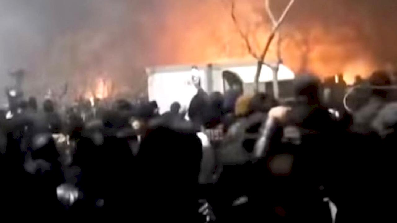 İran'da devam eden protestolarda can kaybı 500'ü aştı