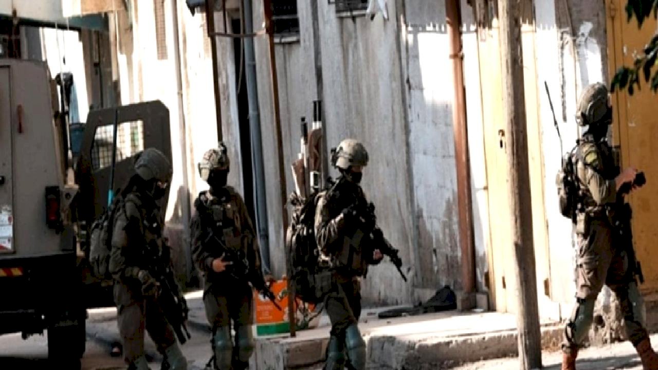 İsrail ordusu Ramallah'ı kuşattı