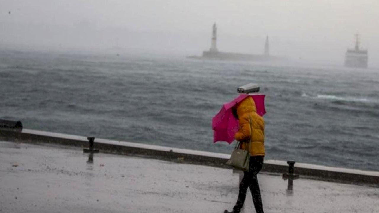 İstanbul'da fırtına etkili olacak: 65 kilonun altındakilere uyarı