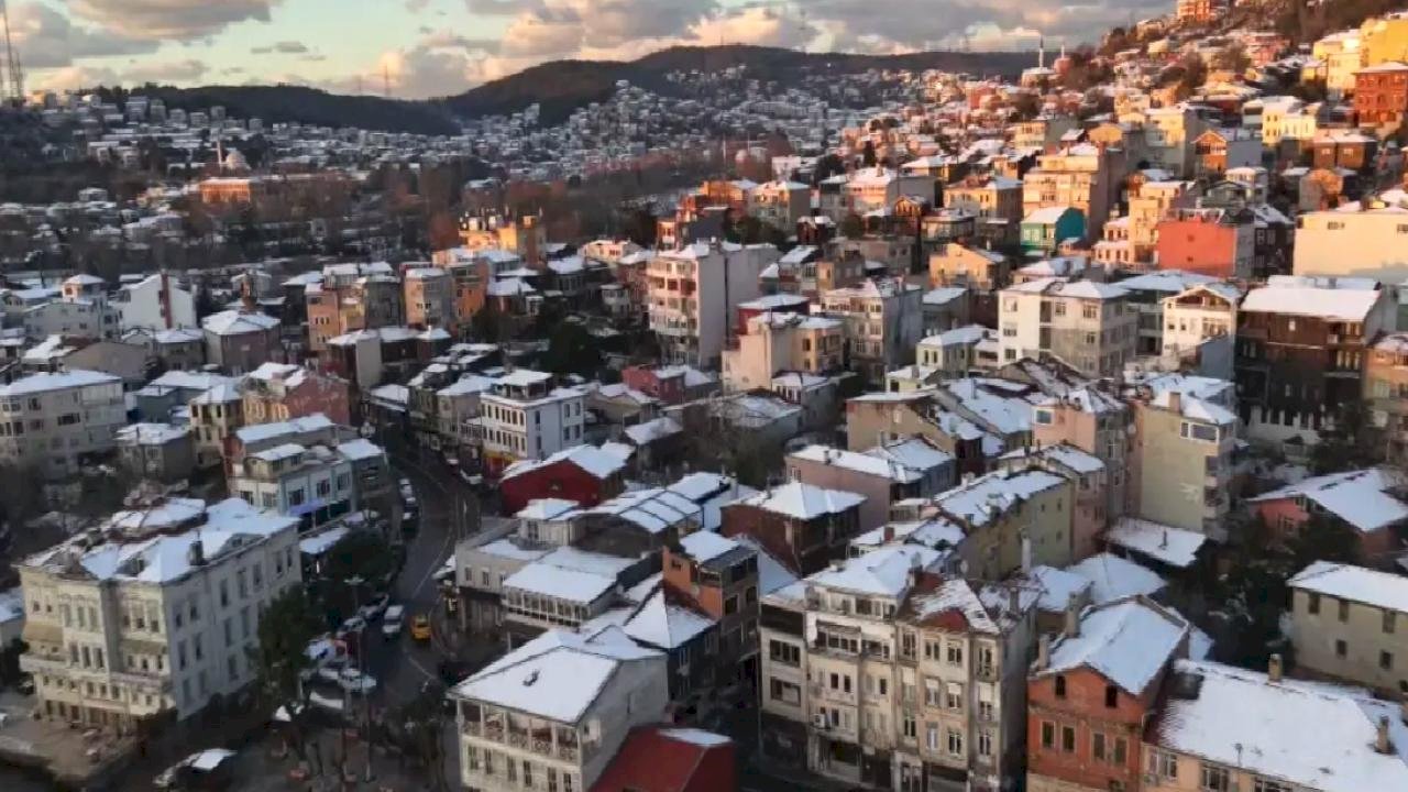 İstanbul'da Kar Yağışı Beykoz'u Beyaza Bürüdü