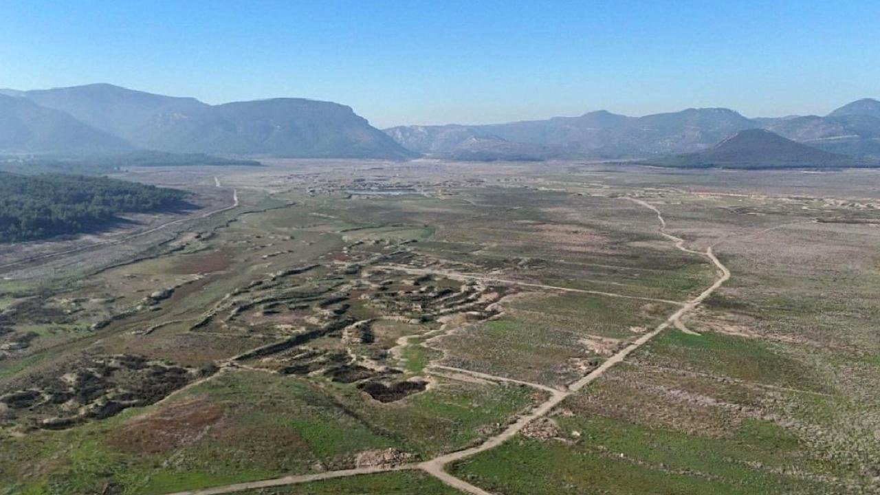 İzmir'de bulunan Tahtalı Barajı’nda su seviyesi yüzde 1 olarak ölçüldü