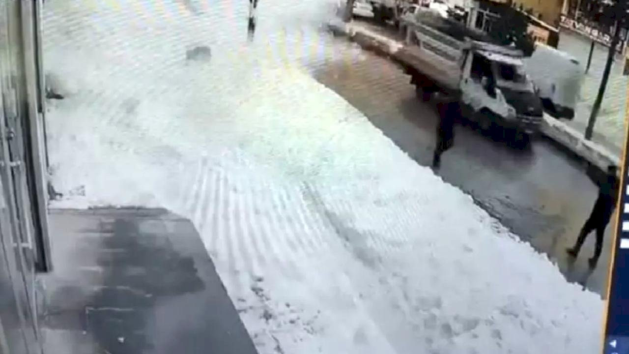 Kar Kütlesi Can Aldı