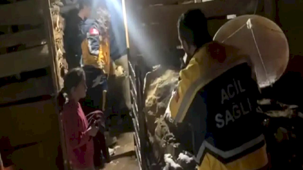 Karı Kapanan Köyde Hastaya Zamanla Ulaşıldı