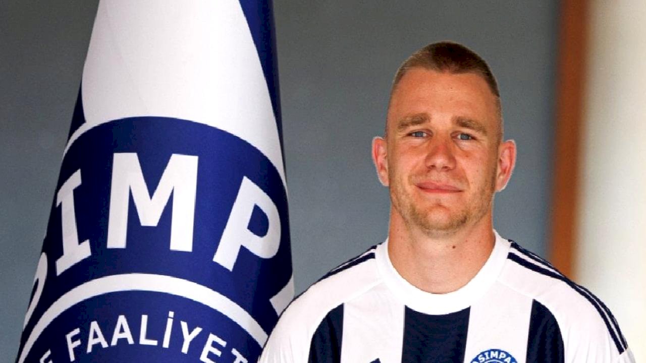 Kasımpaşa'da Attila Szalai ile yollar ayrıldı