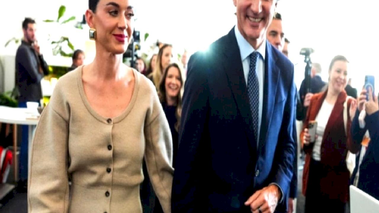Katy Perry ile Justin Trudeau, Davos'ta el ele