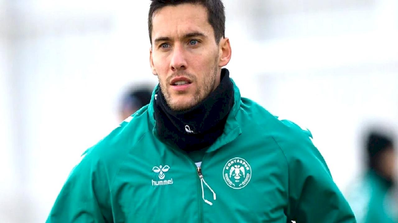 Kazeem Olaigbe ve Rayyan Baniya Konyaspor'da, Umut Nayir Trabzonspor'da