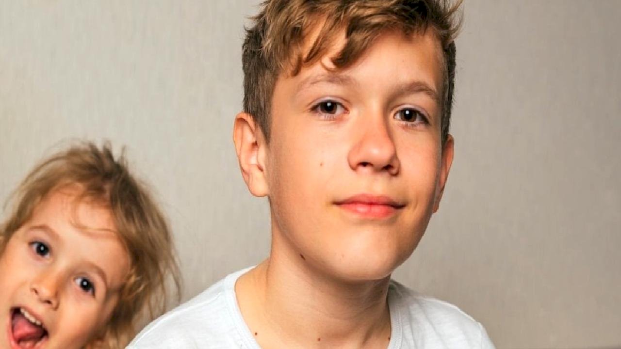 Kız kardeşle büyüyen erkeklerde duygusal dayanıklılık daha erken gelişebiliyor