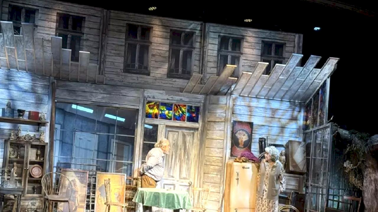 Konken Partisi Tiyatroda Prömiyer Yaptı