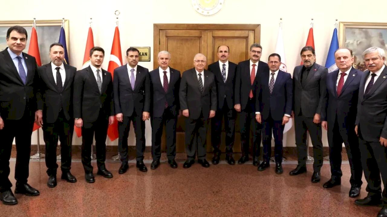 Konya heyetinden Milli Savunma Bakanı Yaşar Güler’e ziyaret