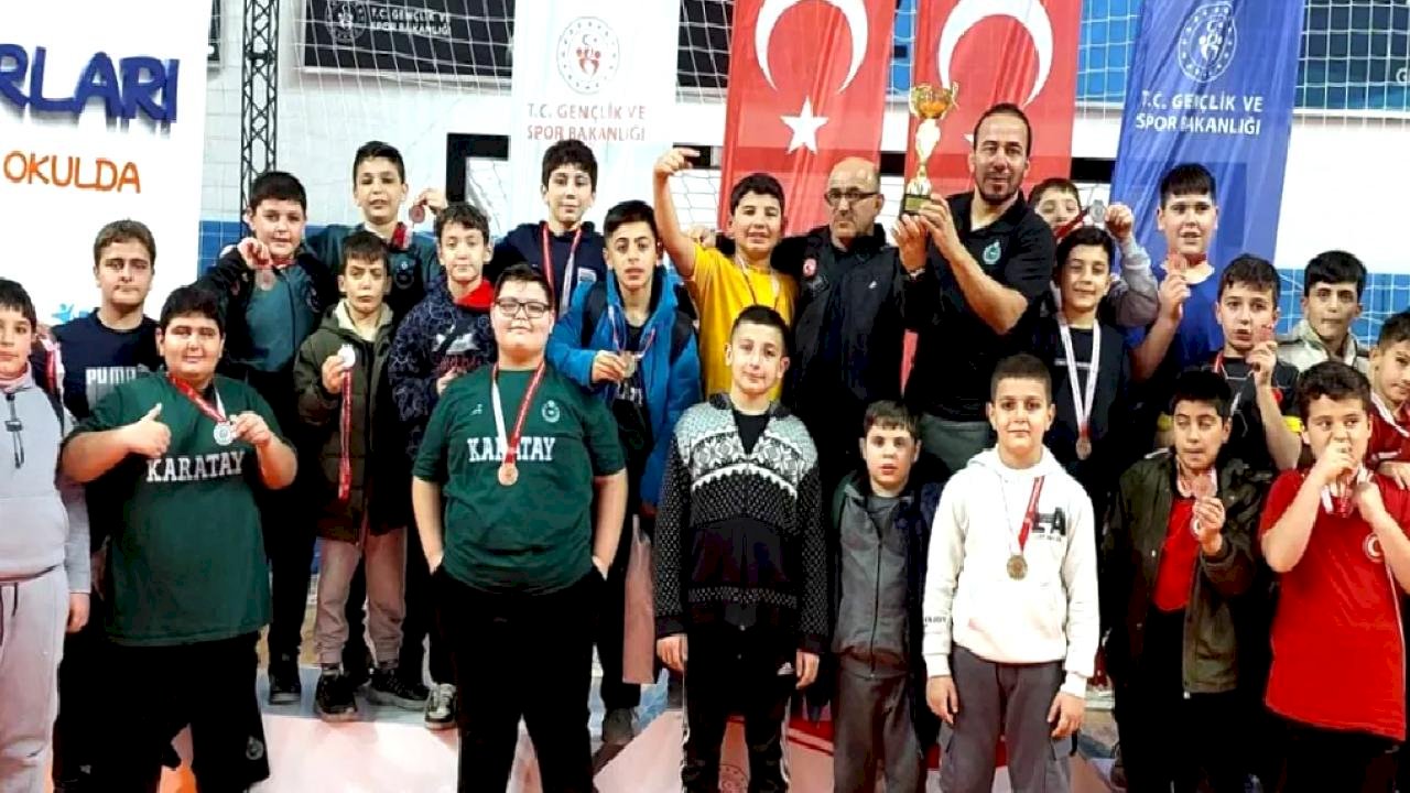 Konya Karataylı güreşçiler Türkiye ikincisi oldu