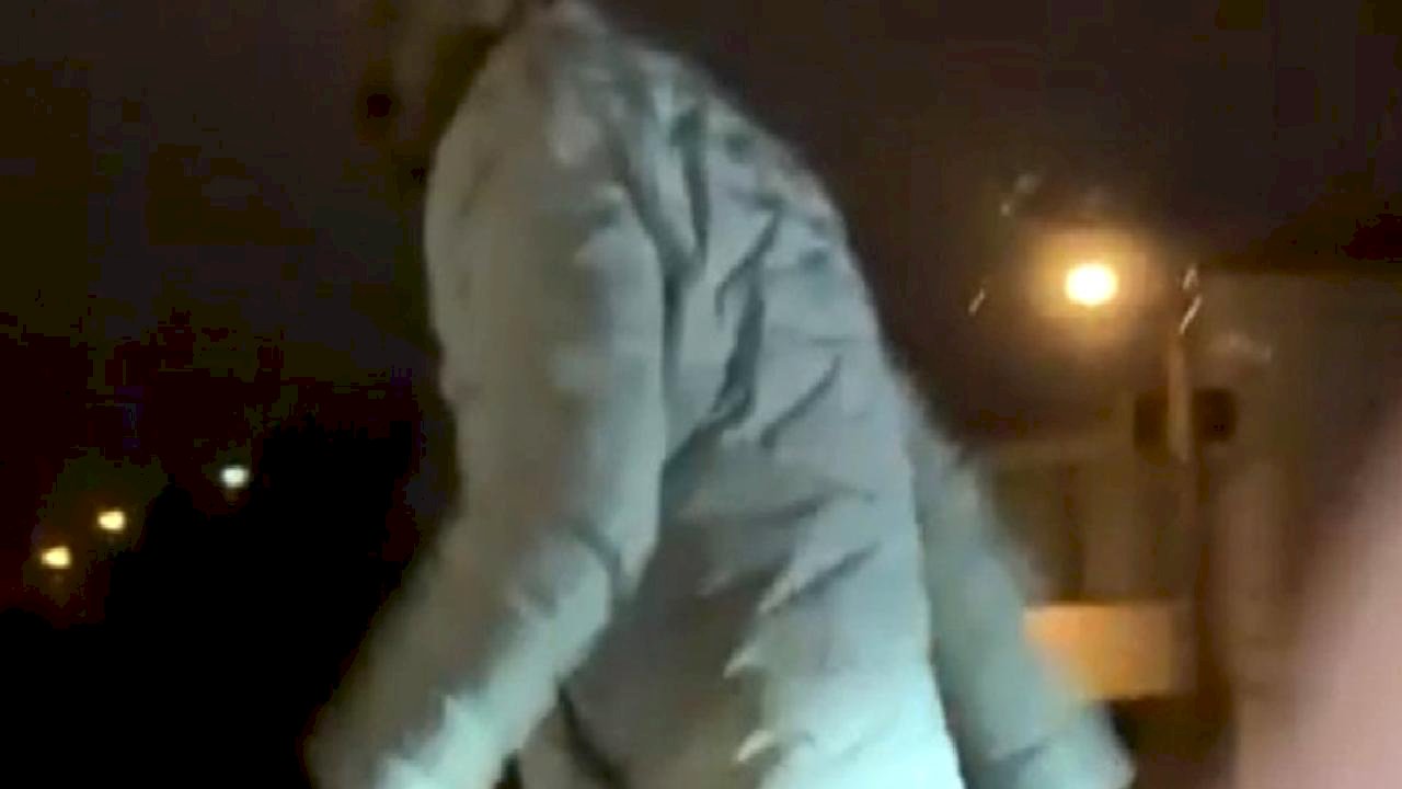 Konya'da dehşet anları: Araçtakilere bıçakla saldırdı