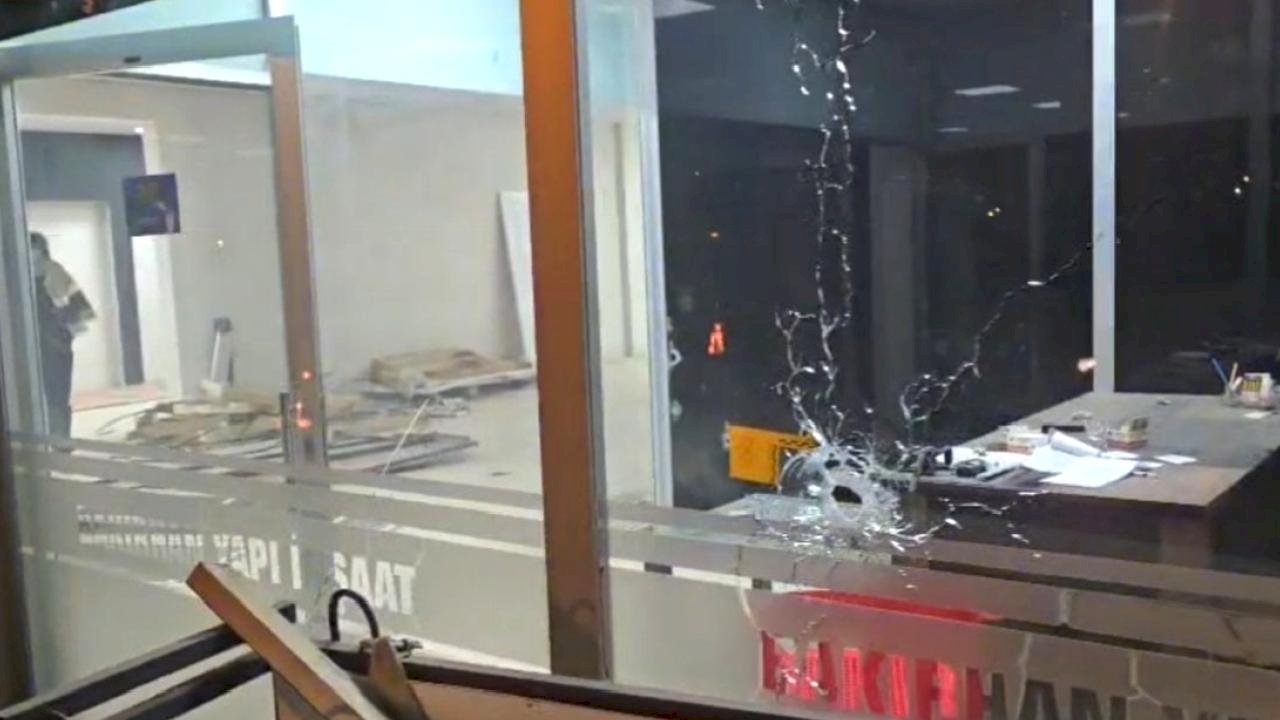 Mardin’de 4 işyerine otomatik silahlarla ateş açıldı