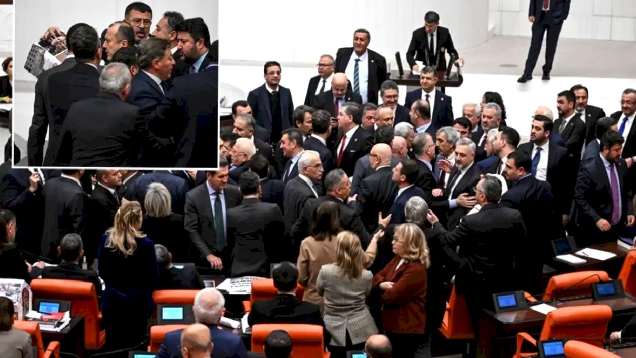 Meclis'te yumruklaşmaya varan kavga! Oturuma iki kez ara verildi
