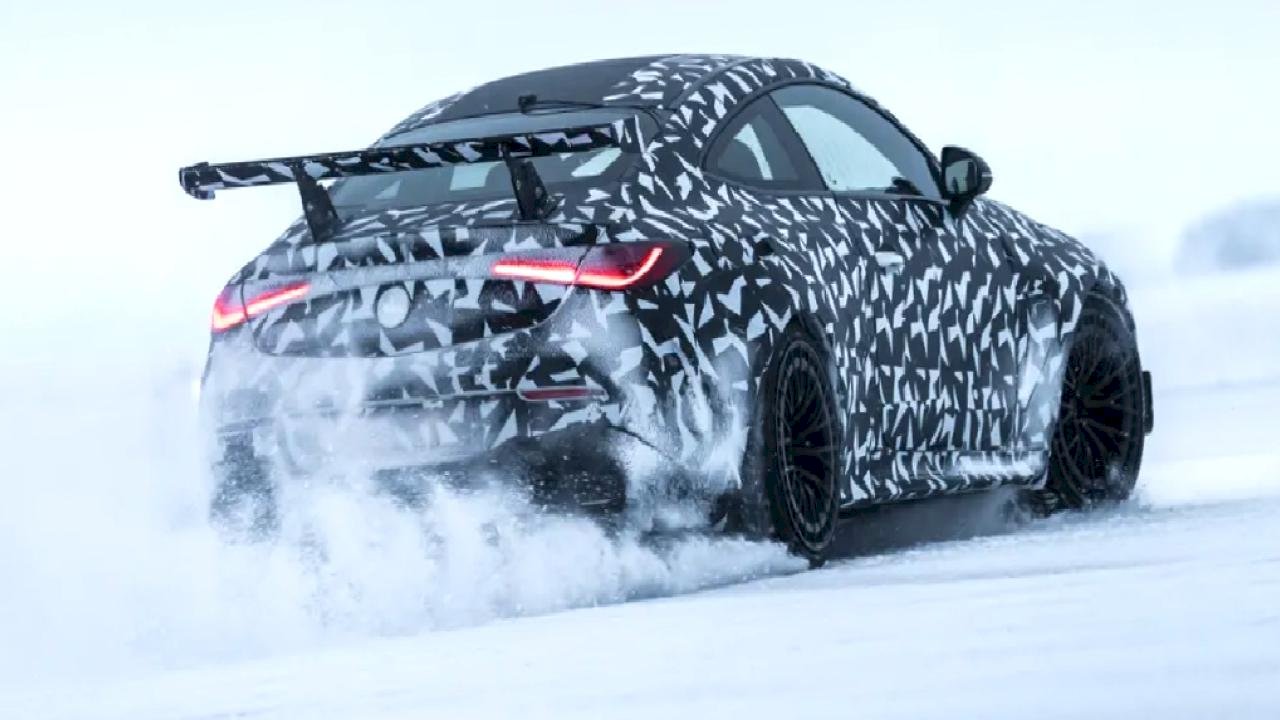 Mercedes-AMG’den İsveç’te Kış Testi: Yeni ve Radikal Model Arktik Şartlarda Deneniyor