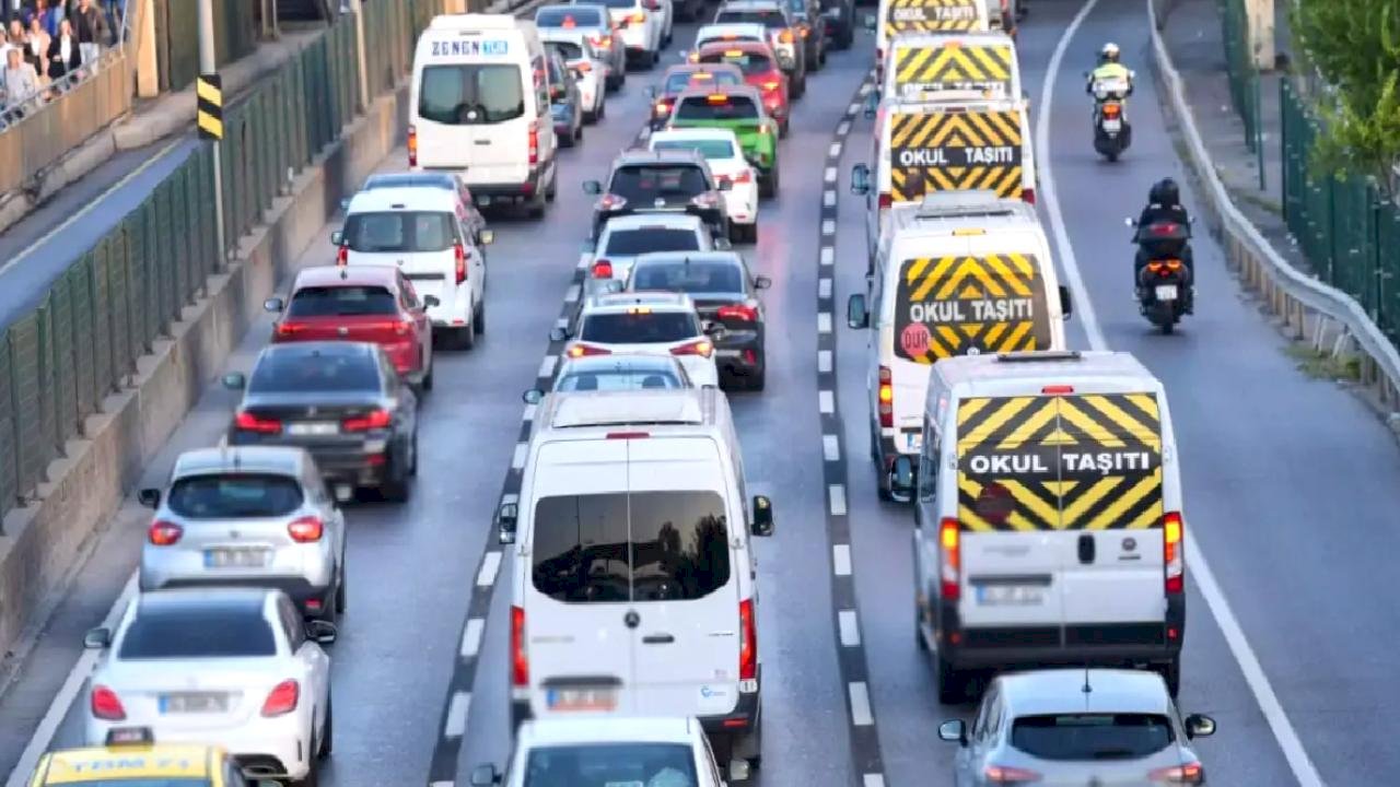 Motorine gece yarısı 1 lira 8 kuruş zam geldi