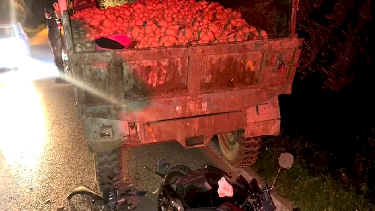 Motosiklet Traktöre Çarptı, Sürücü Ağır Yaralı