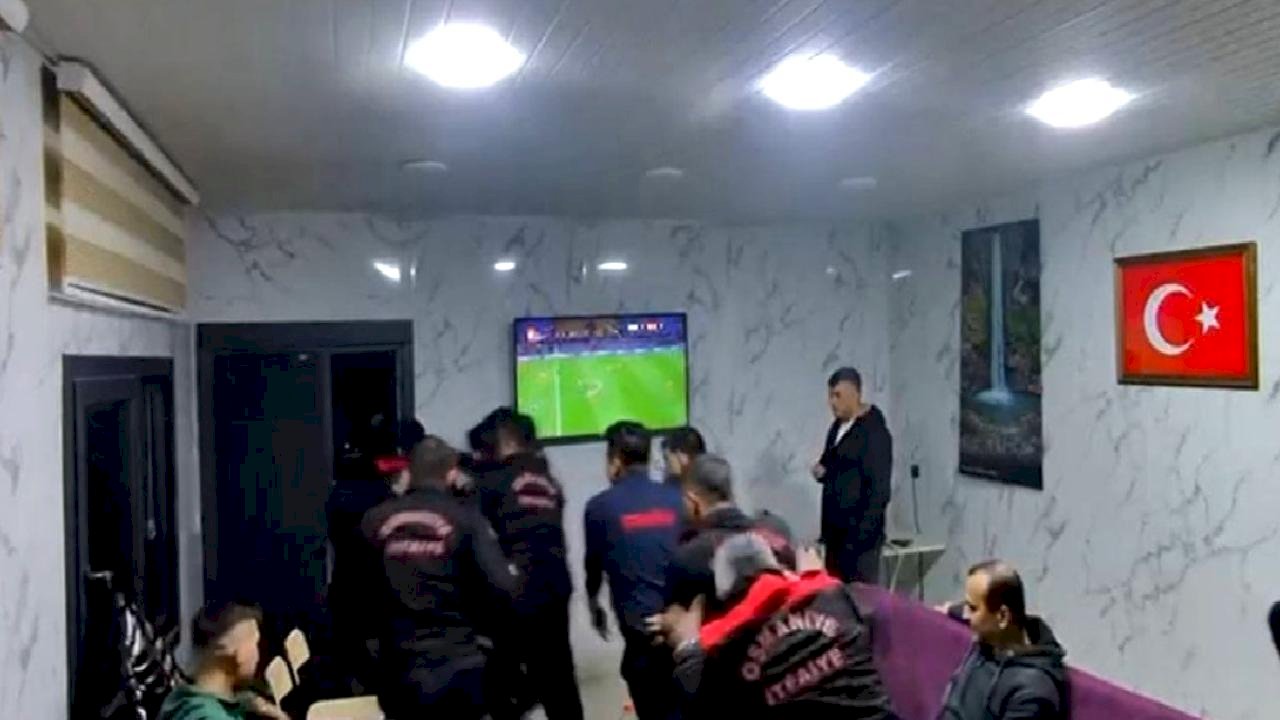 Osmaniye’de itfaiyeciler derbi sırasında ihbar gelince apar topar çıktı