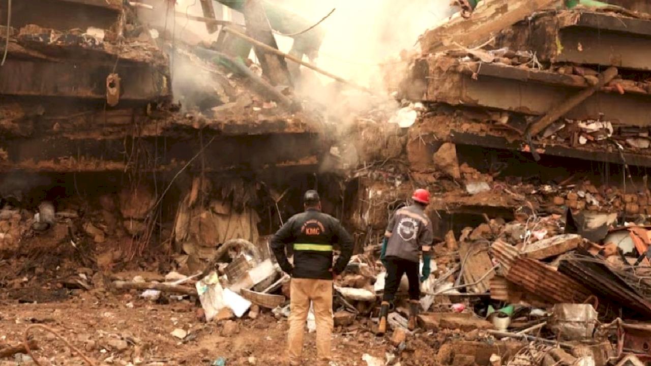 Pakistan'daki AVM yangınında ölü sayısı 28'e yükseldi