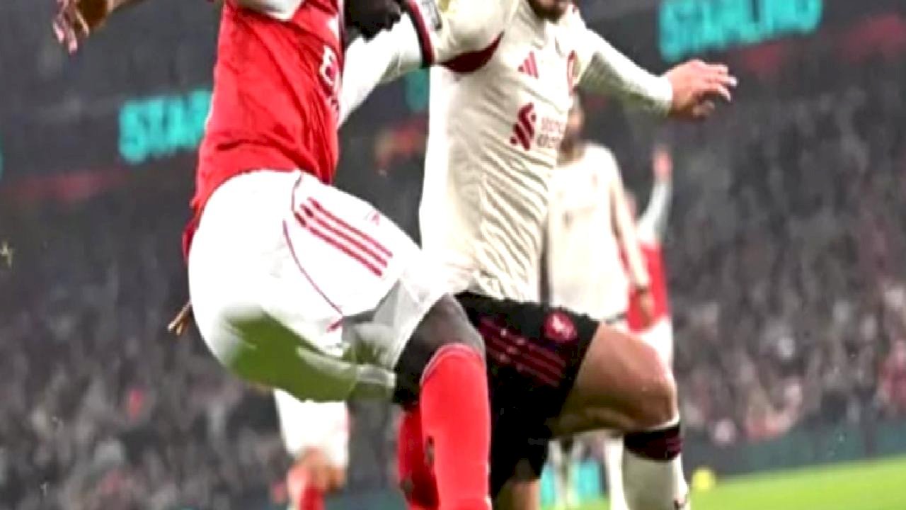 Premier Lig'de lider Arsenal, Liverpool ile golsüz berabere kaldı