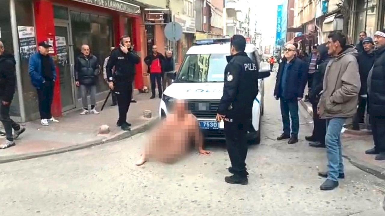 Samsun'da çıplak halde caddede dolaşan şahıs gözaltına alındı