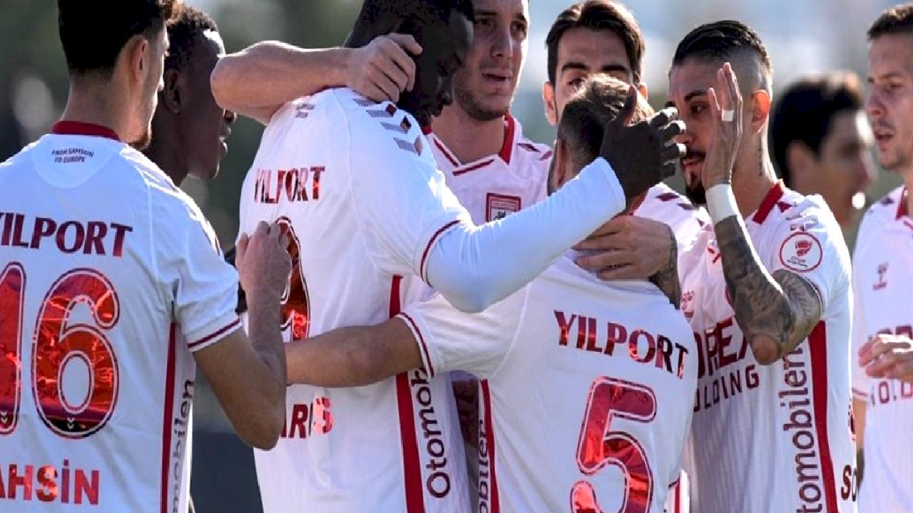 Samsunspor, 8 gollü maçı kazandı