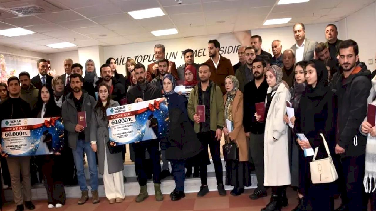 Şırnak Belediyesi yeni evlenen 24 çifte 60'ar bin lira çeyiz desteğinde bulundu