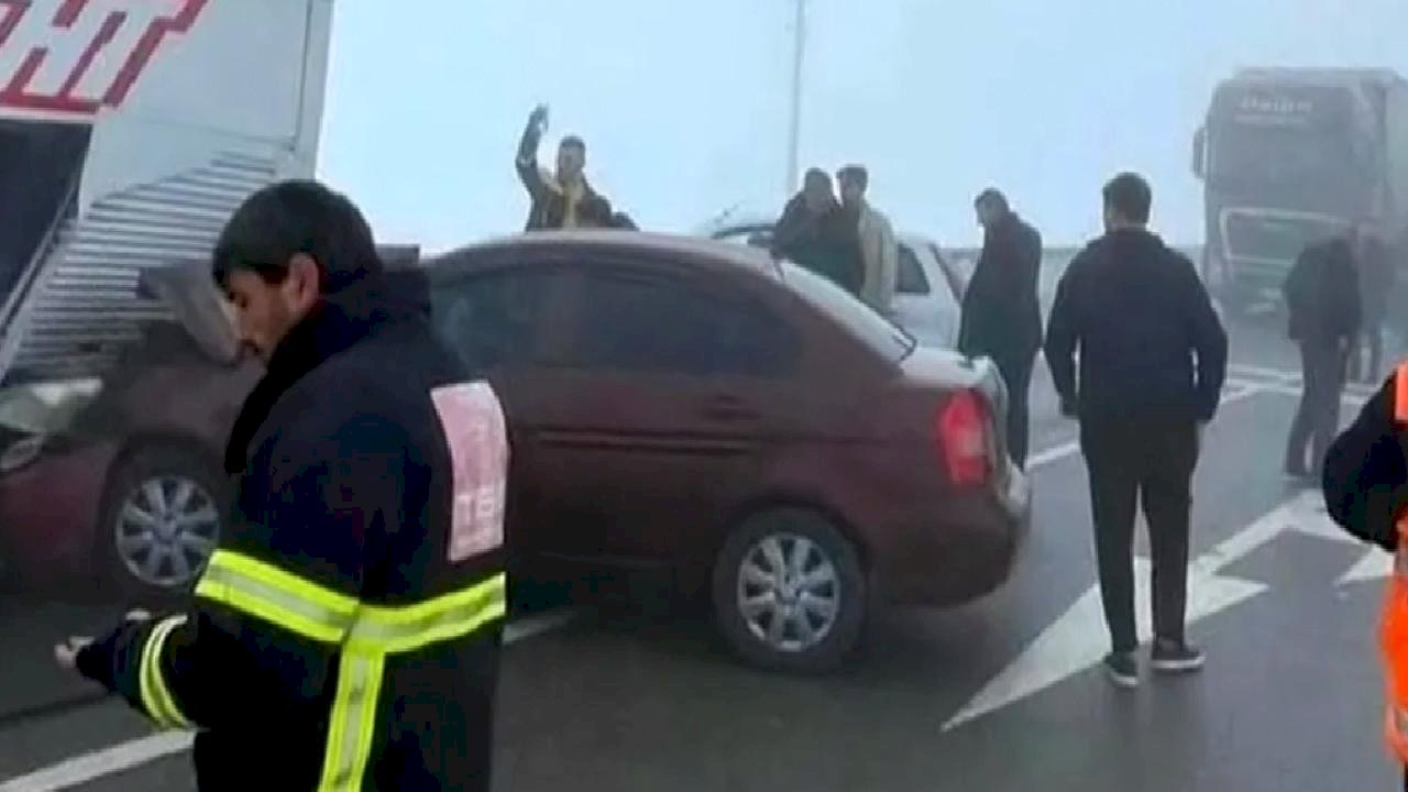 Sivas–Kayseri Karayolu’nda yoğun sis zincirleme kazaya yol açtı