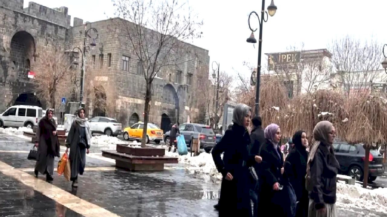 Suriye'de yaşananlar Diyarbakır'da nasıl yankılanıyor?