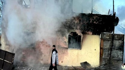 Amasya’da iki katlı ev çıkan yangında kullanılamaz hale geldi