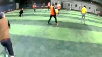 Antalya'da maç sırasında halı sahanın çatısında çökme