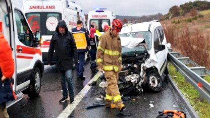 Balıkesir’de İstanbul-İzmir Otoyolunda 12 araçlık zincirleme kaza: 1 ölü, 10 yaralı