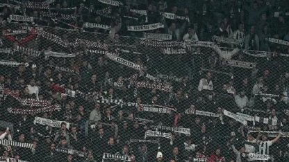 Beşiktaş taraftarından yönetime protesto!