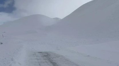 Bingöl’de Çığ Sonrası Yol Açıldı