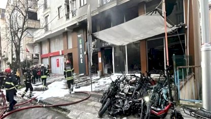 Çayırova'da Yangın: İş Yeri Kullanılamaz Hale Geldi