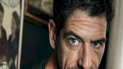 Cemal Hünal'ın yeni hobisi! Bıçak üretti