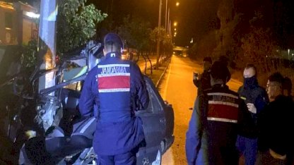 Ceyhan'da Kaza: Araç İkiye Bölündü