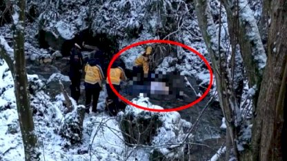 Deredeki otomobile 20 metre mesafede cesedi bulundu