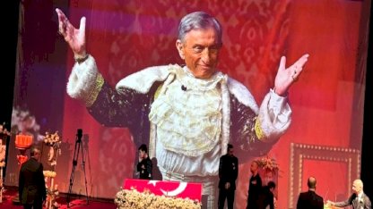 Haldun Dormen'e veda: Dakikalarca ayakta alkışlandı