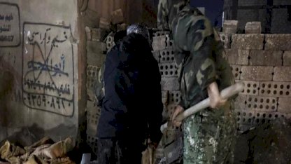 Haseke'de YPG'li teröristler hendek kazıyor