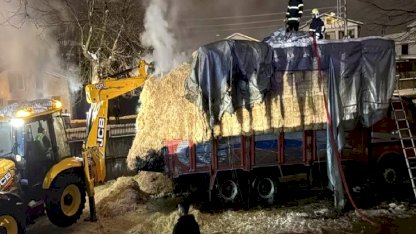 Hendek'te Tır Yangını: Sürücü Kurtarıldı