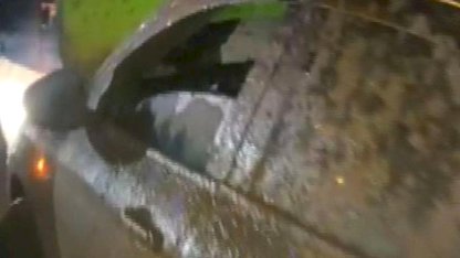 İstanbul'da bindikleri taksinin şoförünü darbedip ücret ödemeden kaçtılar