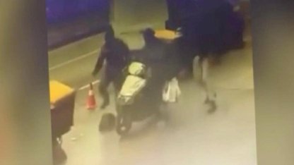 İstanbul'da film gibi kovalamaca: Polis, kuryenin motoruyla şüpheliyi yakaladı